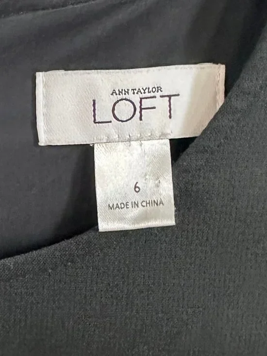 Gorgeous LOFT Black Dress with side peplum detail - Size 6 - Picture 4 of 5